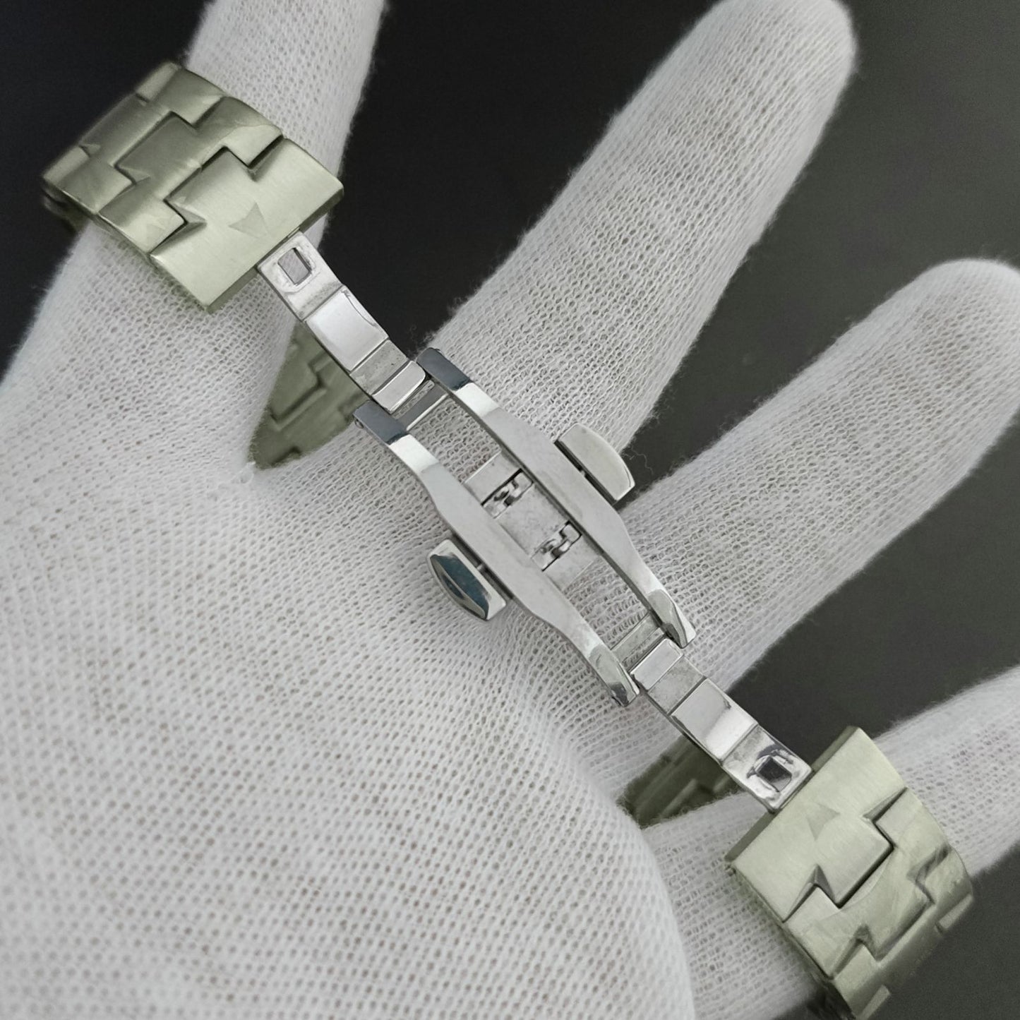 Vacheron Constantin Overseas - Silver-Green